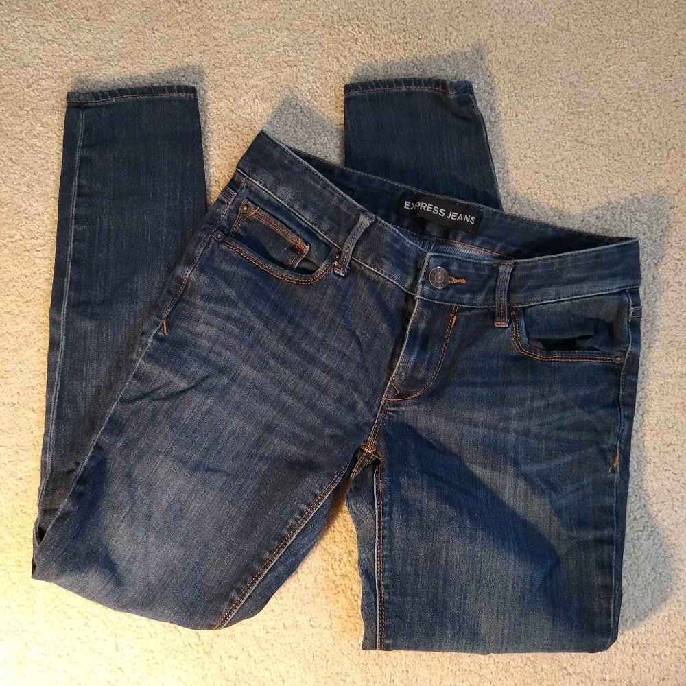 size 6 Womens dark Blue Express Jeans